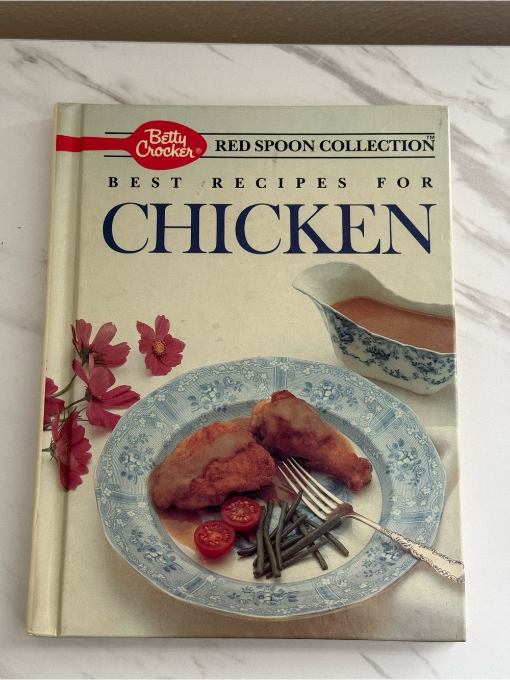 Betty Crocker Chicken Recipes Book - Cream Cover with Blue Plate Art